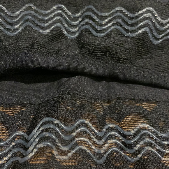 VEUC Vintage Black Shape wear Slip - size S - Picture 4 of 12